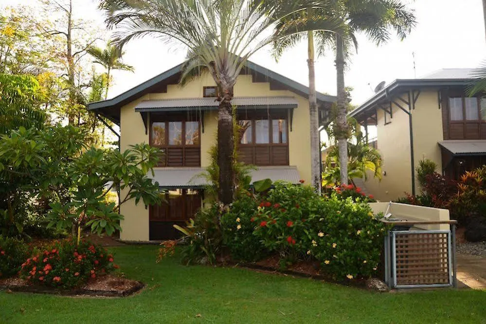Hotel Wongalinga Mission Beach 4*,